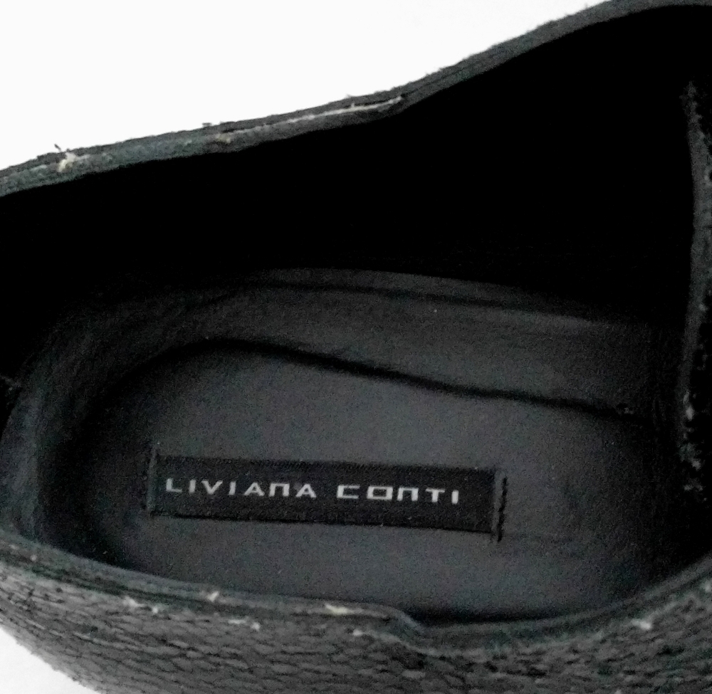 Casual chic sneakers by Liviana Conti.  - Picture 3 of 5